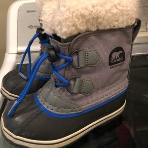 Boys Sorel yoot waterproof snowboot